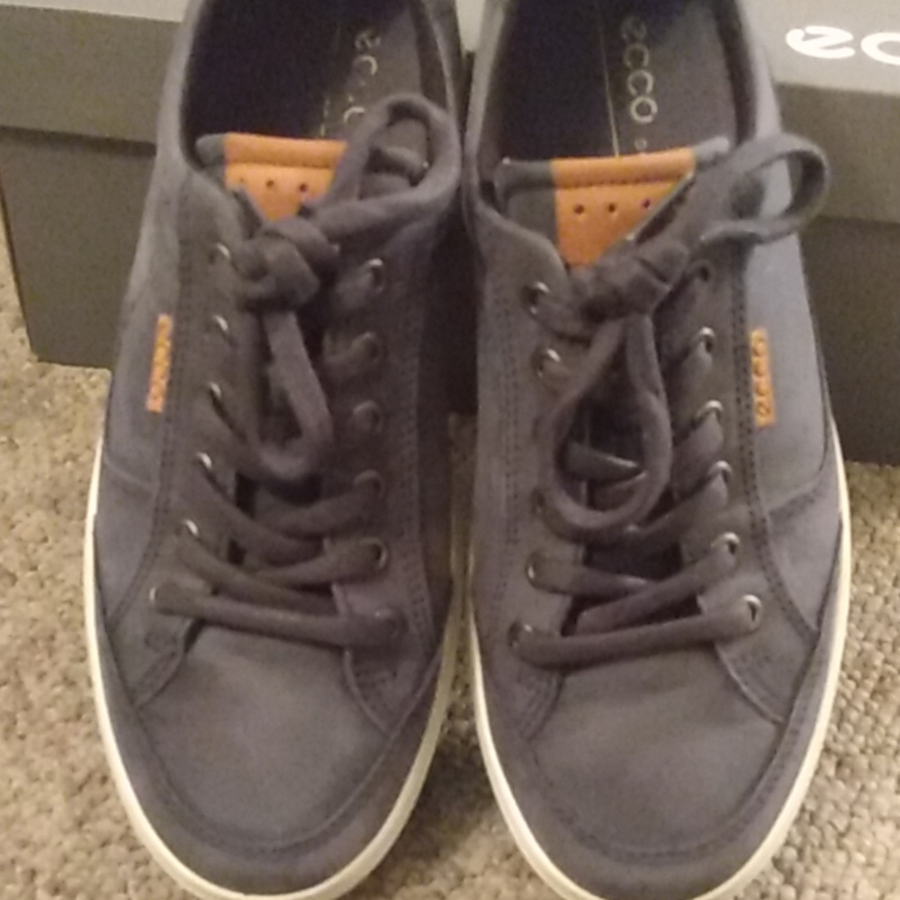Ecco sneakers
